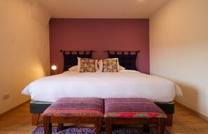 1 quarto, escrivaninha, Wi-Fi, roupa de cama