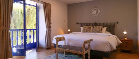 1 makuuhuone, työpöytä, Wi-Fi, vuodevaatteet