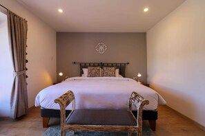 1 habitación, escritorio, wifi y ropa de cama 