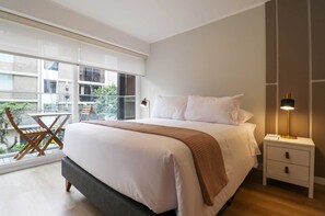 2 Schlafzimmer, Schreibtisch, Bügeleisen/Bügelbrett, WLAN