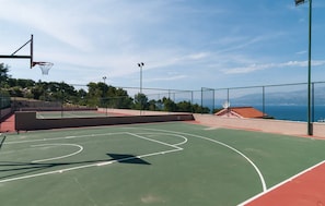 Casa (Four Bedroom Holiday Home with Outdoo) | Quadra de basquete