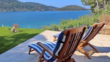 Ferienhaus (Holiday Home Bili Žal - Two Bedroom ) | Terrasse/Patio