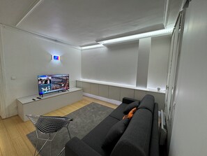 Smart TV - Un Appartement au Pied de la rue Mouffetard (Paris)