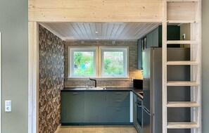 Fridge, dishwasher, coffee/tea maker