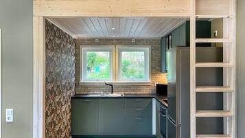 KylskÄp, diskmaskin och kaffe- och tebryggare