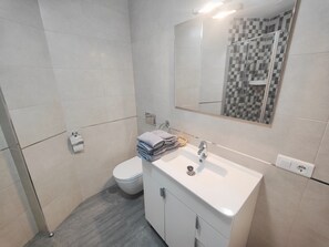 Shower, hair dryer, towels - AP401 ALMIJARA (Nerja)