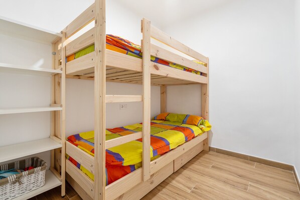 3 bedrooms, free WiFi, bed sheets