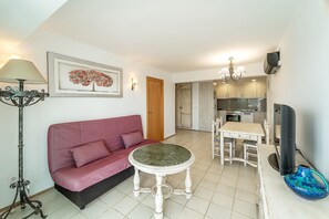 Living area - WELCS APARTAMENTO 152 EMP con vistas al rio (Empuriabrava)