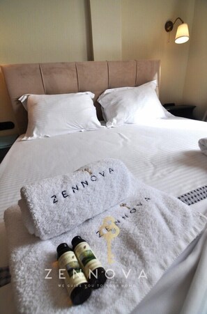 Apartamento Deluxe, balcón, vistas a la playa | 1 dormitorio, tabla de planchar con plancha, wifi gratis