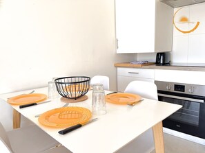 Coffee/tea maker, fridge, microwave, oven - Sandy Beach, Palavas-les-flots, Plage (Palavas-les-Flots)