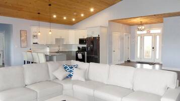 智能电视、壁炉、办公室