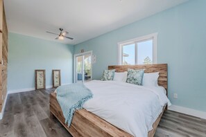 6 室のベッドルーム、デスク、アイロン / アイロン台、WiFi (無料)