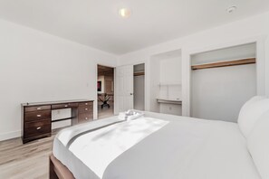 6 makuuhuonetta, työpöytä, silitysrauta/-lauta, ilmainen Wi-Fi