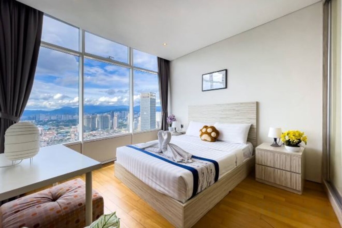 53RD FLOOR KLCC & KL TOWER VIEW, 3-BEDROOMS