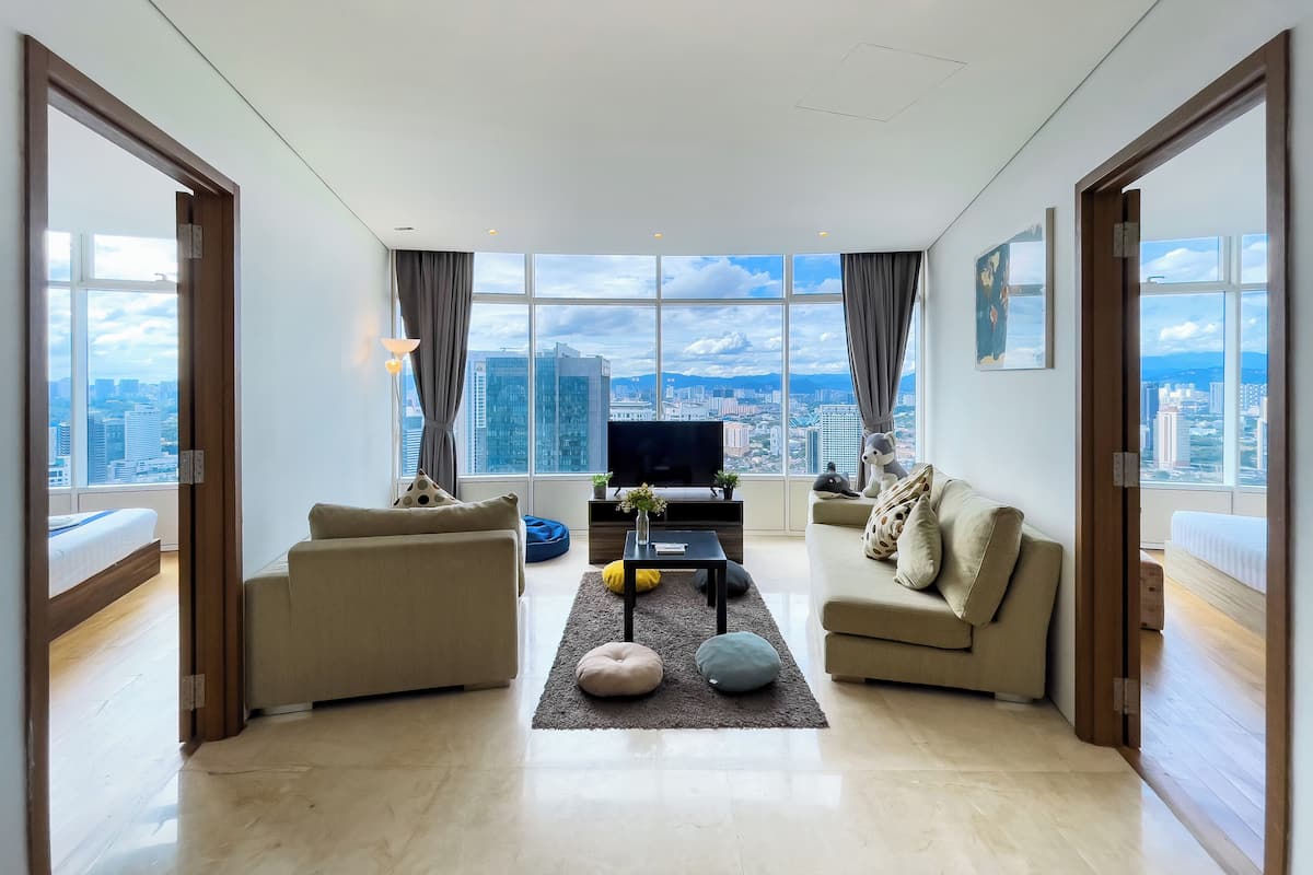 Classic Apartment, City View