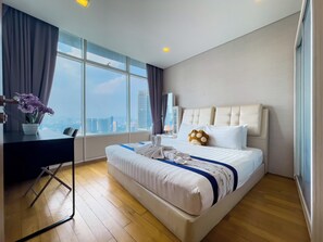 Desk, laptop workspace, soundproofing, iron/ironing board - Vortex Suites KLCC By BlackNest (Kuala Lumpur)
