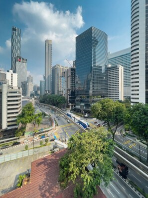 บิสซิเนสอพาร์ทเมนท์, วิวเมือง | วิวจากห้องพัก