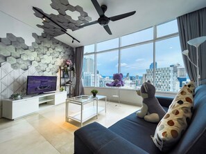 Desk, laptop workspace, soundproofing, iron/ironing board - Vortex Suites KLCC By BlackNest (Kuala Lumpur)