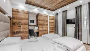 Comfort Double Room | In-room safe, desk, WiFi (free), bed sheets