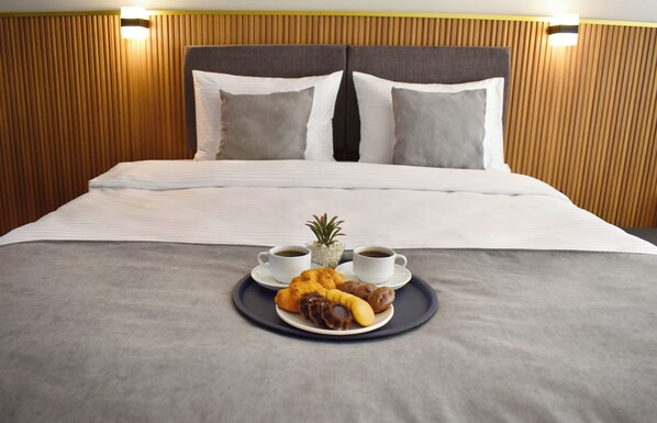 Standard-Doppelzimmer | Hochwertige Bettwaren, Minibar, Schreibtisch, schallisolierte Zimmer