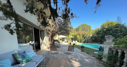 Villa de Plain-pied Avec Piscine, Proche mer