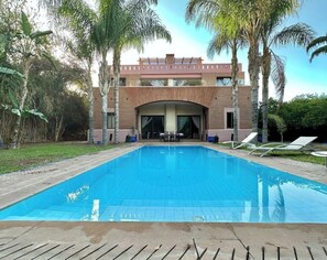 Outdoor pool - Villa in the heart of Marrakech (Bab Ighl Marrakesh,)