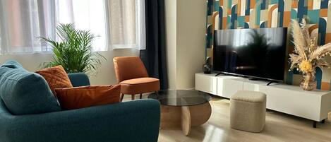 Smart TV, books