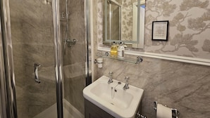 Standard Double Room | Bathroom - Mostyn Guest House (Llandudno)