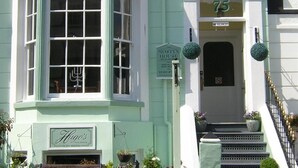 Front of property - Mostyn Guest House (Llandudno)