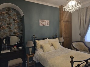 Superior Double Room | Free WiFi, bed sheets - Mostyn Guest House (Llandudno)