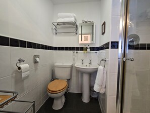 Luxury Double Room | Bathroom - Mostyn Guest House (Llandudno)