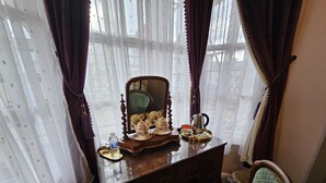 Luxury Double Room - Mostyn Guest House (Llandudno)