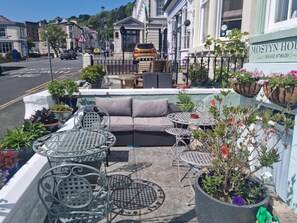 Terrace/patio - Mostyn Guest House (Llandudno)