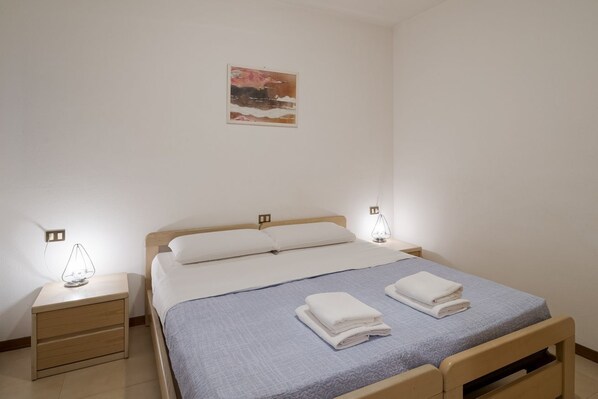 3 bedrooms, WiFi, bed sheets