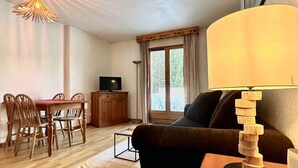 Living area - Cozy studio with parking, pets allowed (Samoëns)