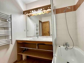 Bathroom - Cozy studio with parking, pets allowed (Samoëns)