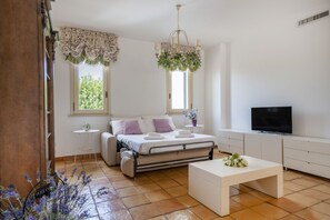 3 makuuhuonetta, silitysrauta/-lauta, Wi-Fi, vuodevaatteet