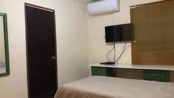 6 bedrooms, iron/ironing board, WiFi, bed sheets
