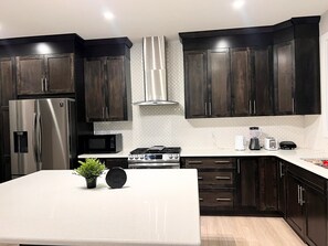 雪櫃、微波爐、焗爐、咖啡機/沖茶器