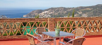 Casa Rural con Vistas al Mar y Silencio Natural