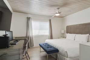 5 bedrooms, desk, iron/ironing board, free WiFi - Waterfront Luxury Retreat | Pool | Beach Access | Dock | Golf Cart Included! (Destin)