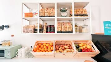 Daily continental breakfast (EUR 9.90 per person)