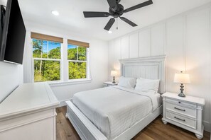 5 Schlafzimmer, Schreibtisch, Bügeleisen/Bügelbrett, kostenloses WLAN