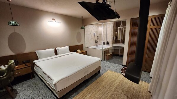 Luxury Suite, Garden View | Desk, laptop workspace, free WiFi, bed sheets - Otel Barry (Izmir)