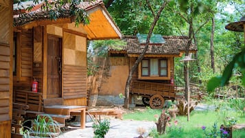 CART HOUSE DELUXE | ํ๋ก์ฐํ ์นจ๋, ์ฑ
์, ๋ฐฉ์ ์ค๋น, ๋ฌด๋ฃ WiFi