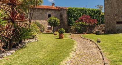 Host Wise - Rustic House with Pool and Garden
