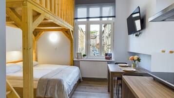 Apartment, 1 Bedroom, Kitchen | Living room