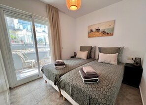 2 slaapkamers, een strijkplank/strijkijzer, wifi, beddengoed