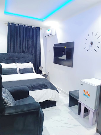 Basic Apartment | 1 bedroom, hypo-allergenic bedding, desk, free WiFi