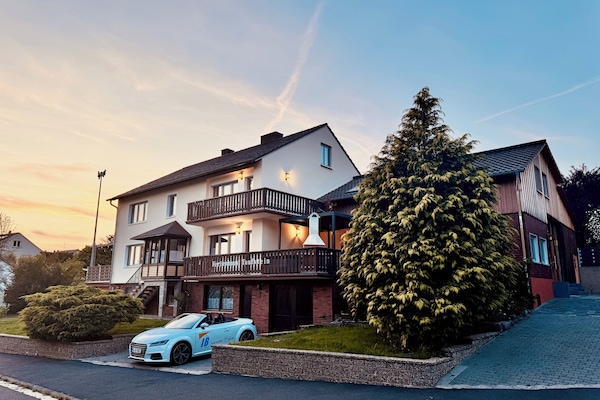 Ferienhaus Taufstein in ruhiger Lage – viel Platz und Privatsphäre